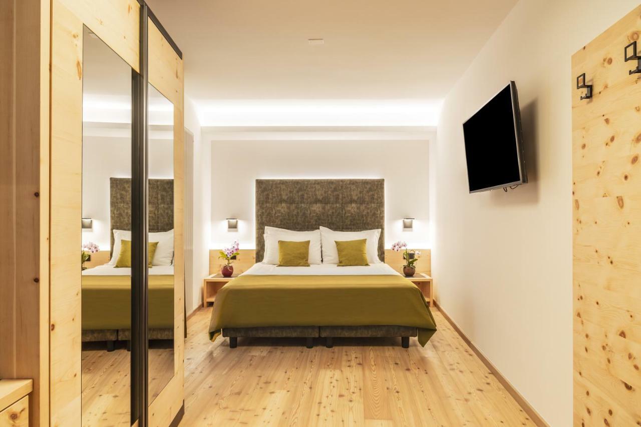 Ai Spiazzi Hotel Mezzocorona Exterior photo