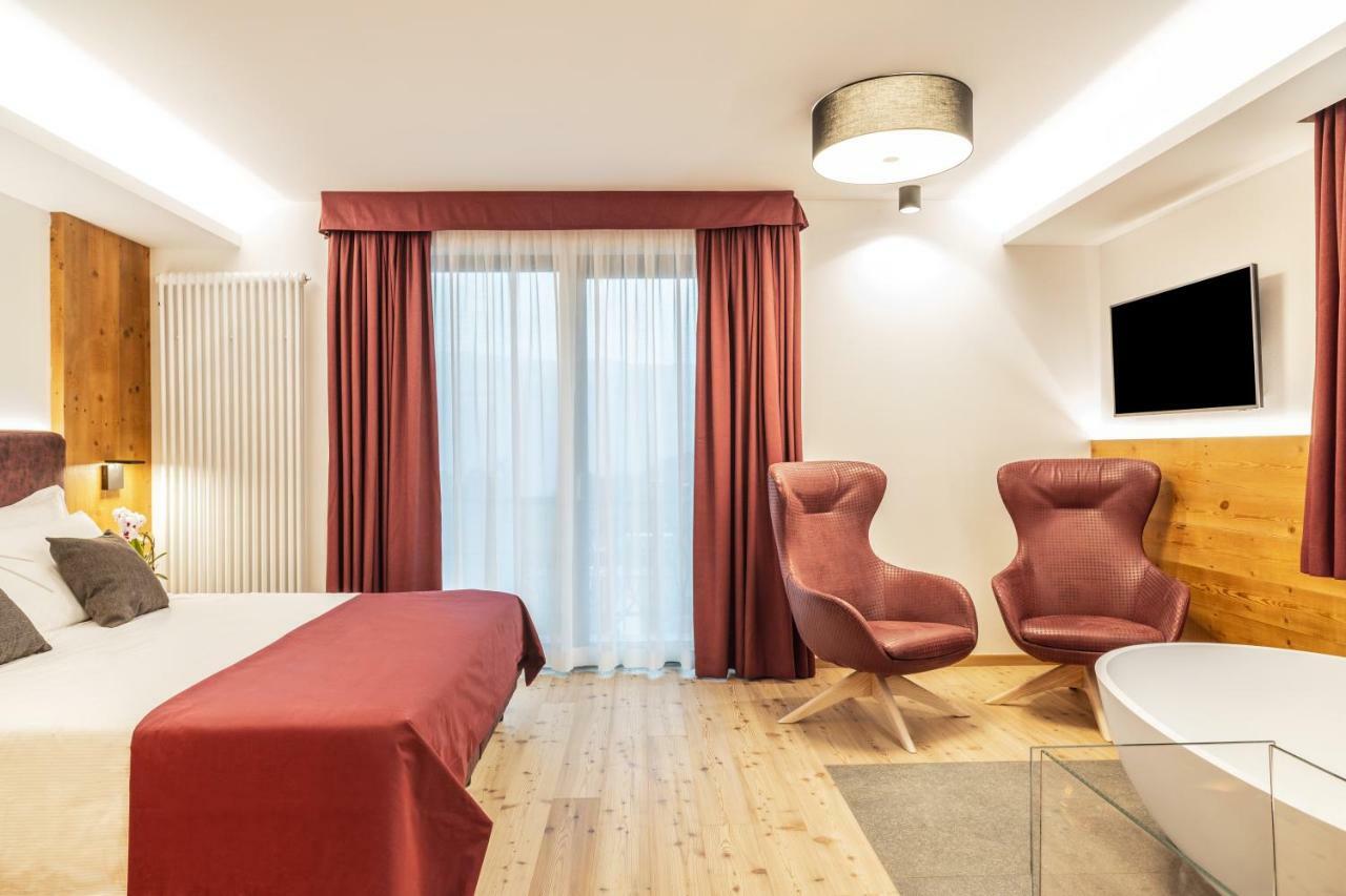 Ai Spiazzi Hotel Mezzocorona Exterior photo